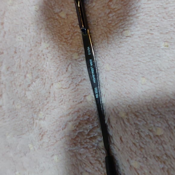 Vintage Ray-Ban sunglasses & new case - Picture 8 of 16